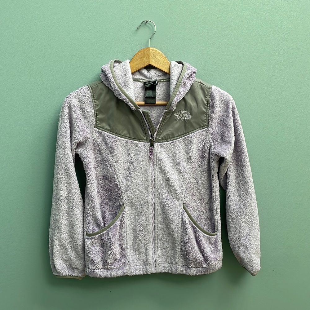 • FLEECE JACKET •